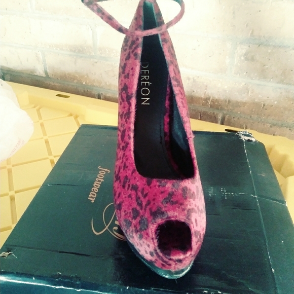Shoes - Picture 1 of 3